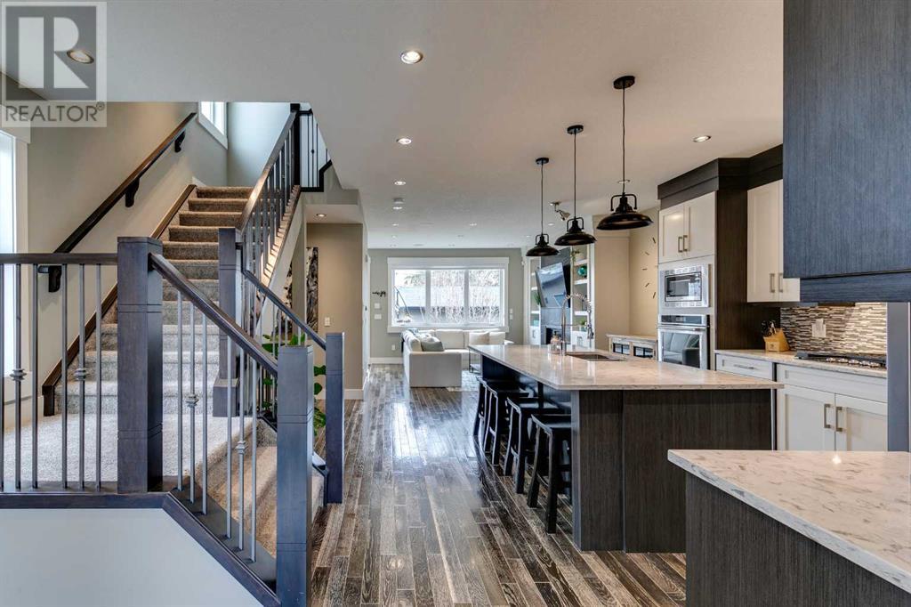 Property at 2410 37 Street SW image 4