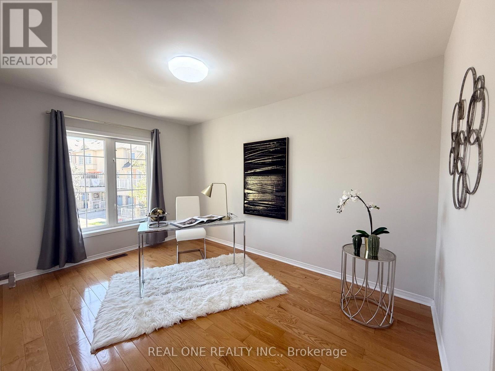 10 Prince Charles Way, Markham, Ontario  L6C 0B5 - Photo 12 - N12204531