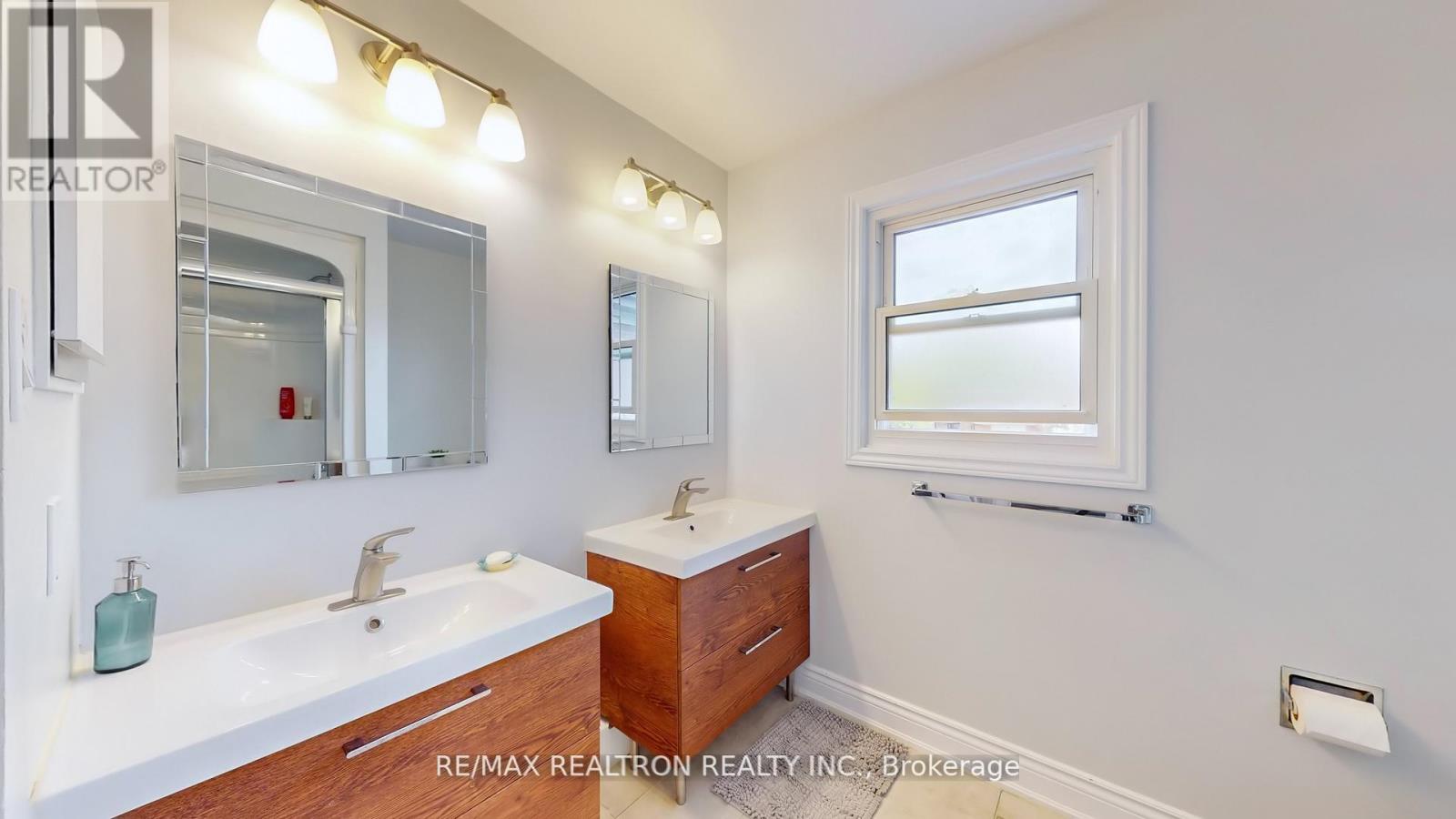 214 Stephen Street, Richmond Hill, Ontario  L4C 5P1 - Photo 28 - N12204536