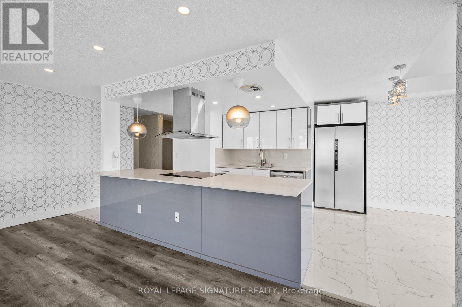 2301 - 350 Webb Drive, Mississauga (City Centre), Ontario  L5B 3W4 - Photo 2 - W12204496