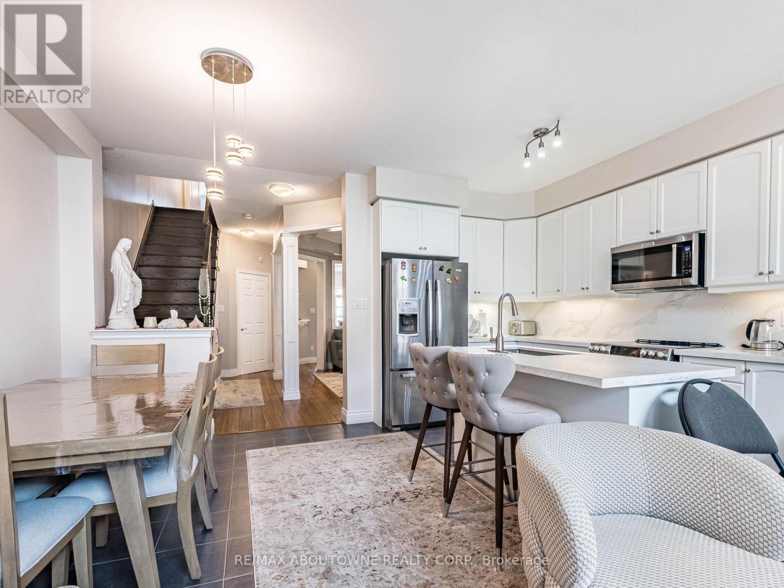 5588 Fudge Terrace, Mississauga, Ontario  L5M 0N4 - Photo 17 - W12204503