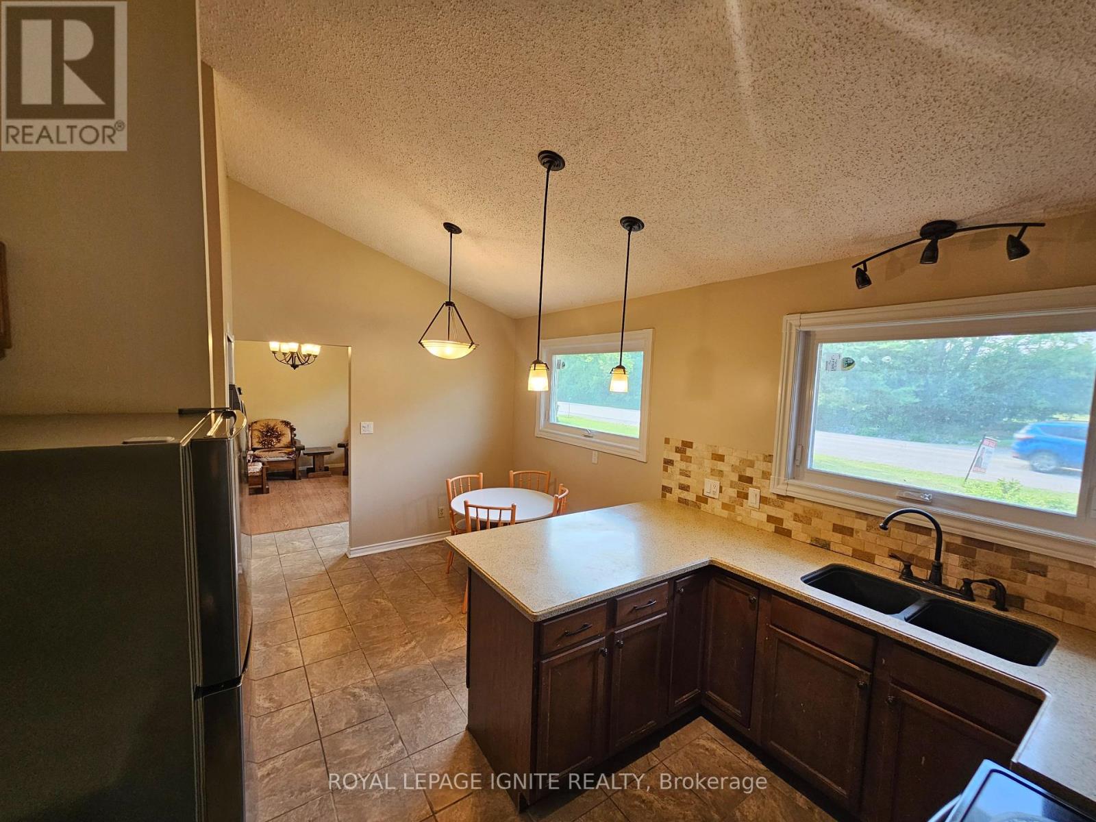 253 Woodland Drive N, Selwyn, Ontario  K9L 1P2 - Photo 21 - X12204506