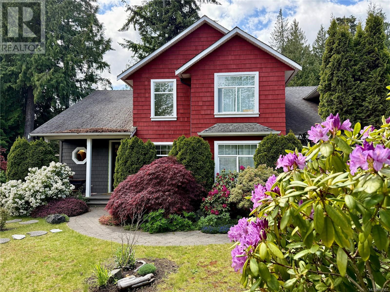 Property at 907 Savary Dr image 2