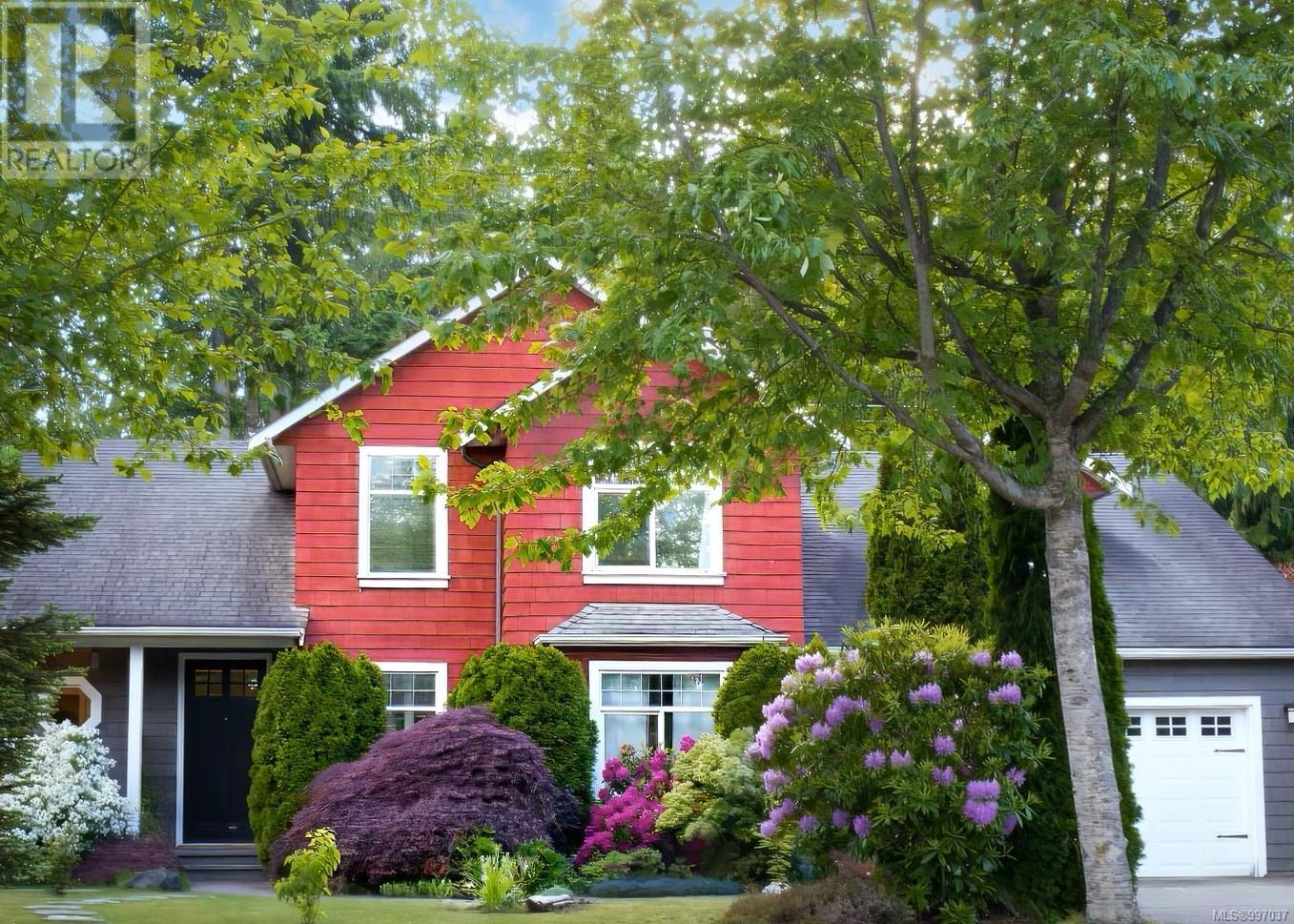 Property at 907 Savary Dr image 1