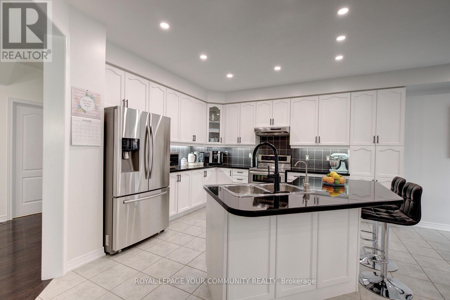 45 Pullman Road, Vaughan, Ontario  L6A 4T7 - Photo 7 - N12204543