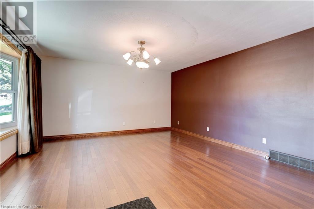 18 Darlington Drive, Hamilton, Ontario  L9C 2L7 - Photo 8 - 40734045