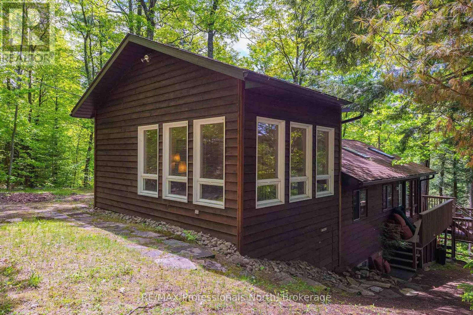 1023 Maiden Trail, Minden Hills (Anson), Ontario  K0M 2K0 - Photo 3 - X12204572
