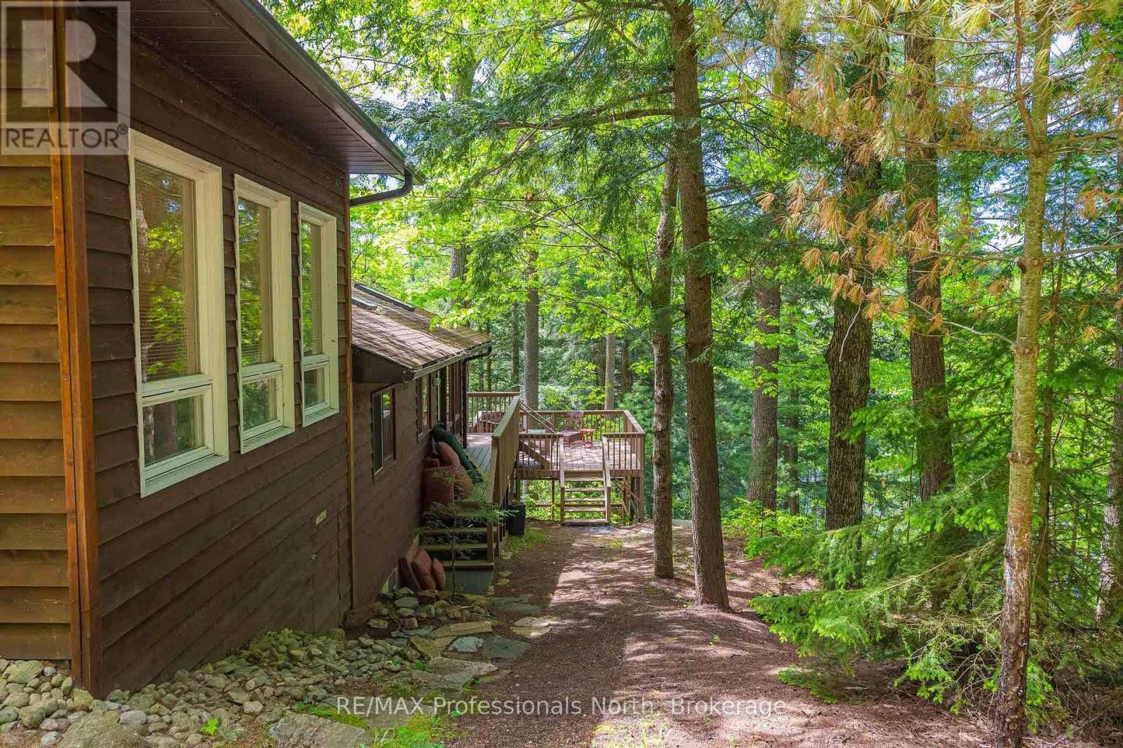 1023 Maiden Trail, Minden Hills (Anson), Ontario  K0M 2K0 - Photo 4 - X12204572