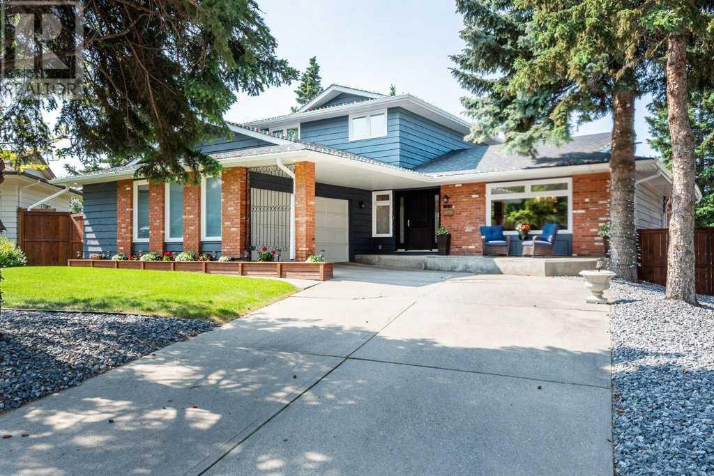 Property at 124 Oakridge Place SW image 1