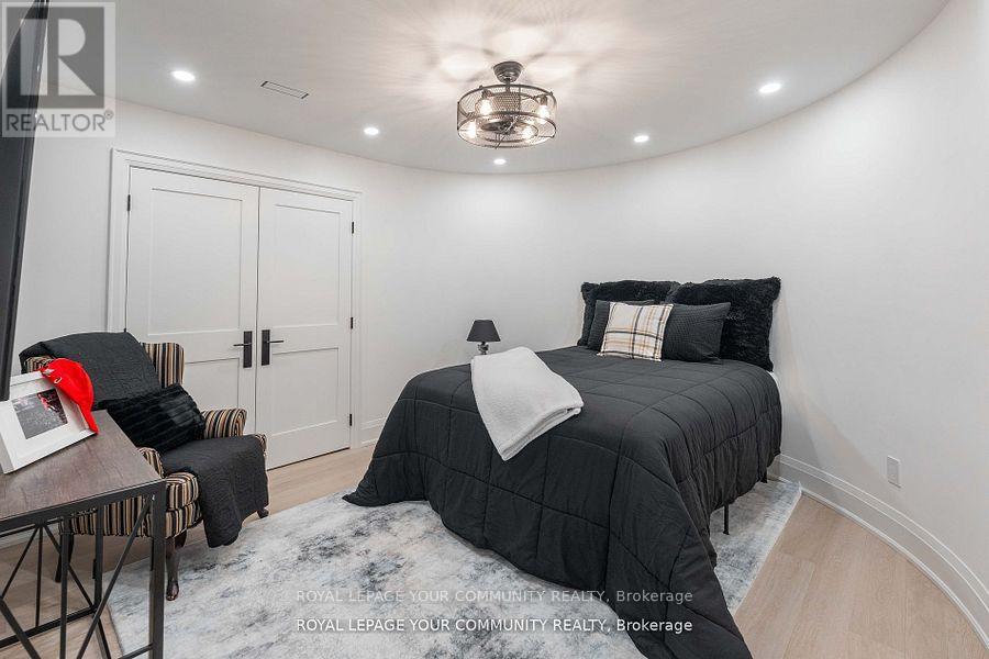11 Little Marco Court, Vaughan, Ontario  L6A 0C6 - Photo 27 - N12028024