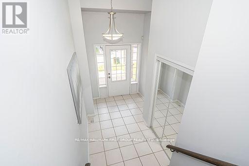 Property at 527 ROSSLAND ROAD E image 2