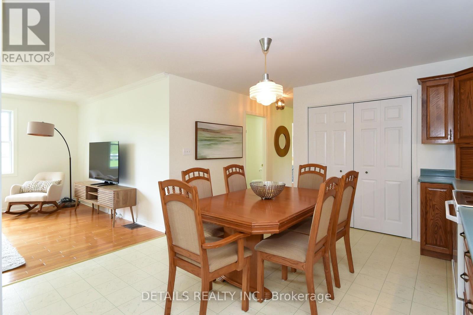 887 Macpherson Road, Montague, Ontario  K7A 4S4 - Photo 18 - X12171459