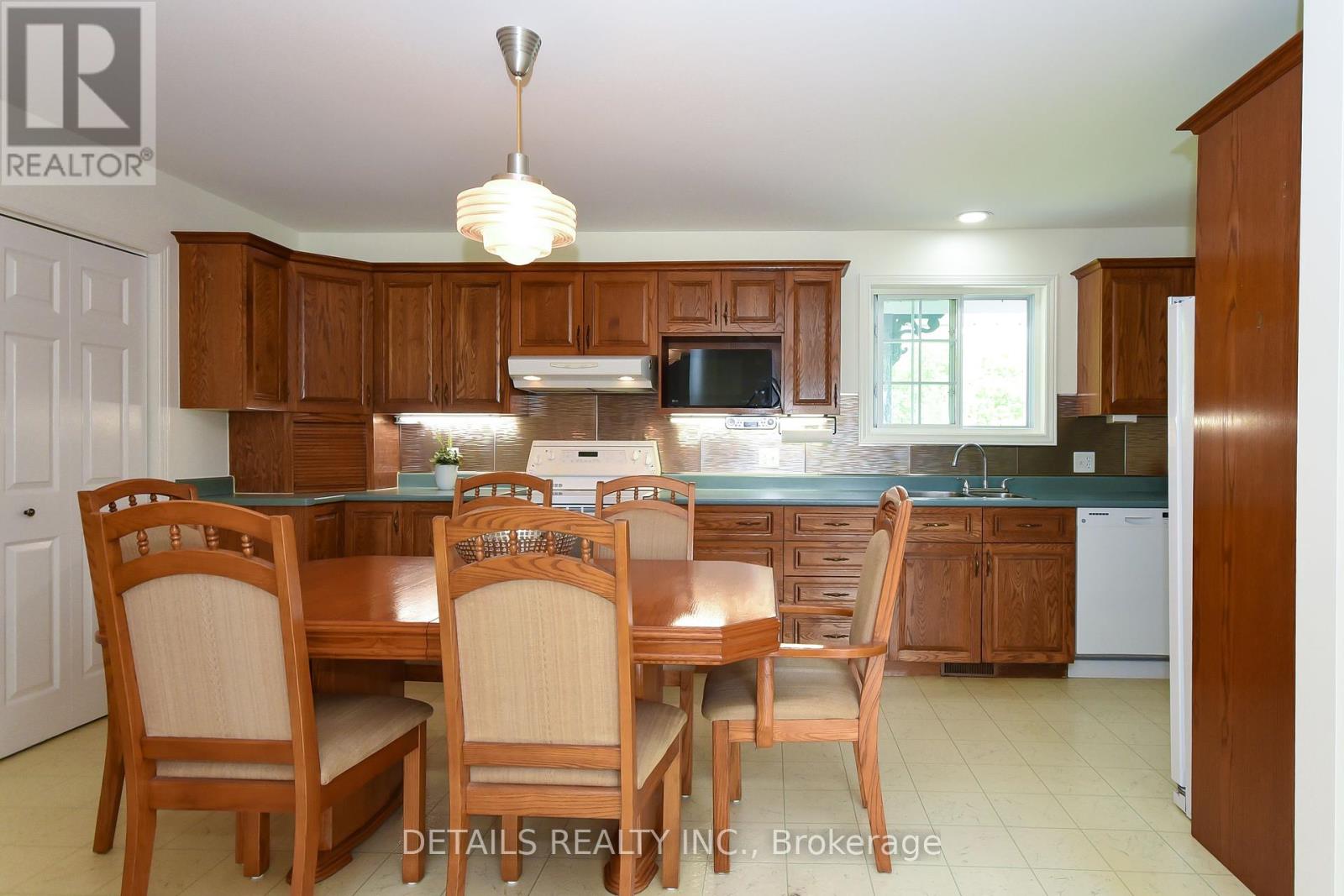 887 Macpherson Road, Montague, Ontario  K7A 4S4 - Photo 21 - X12171459