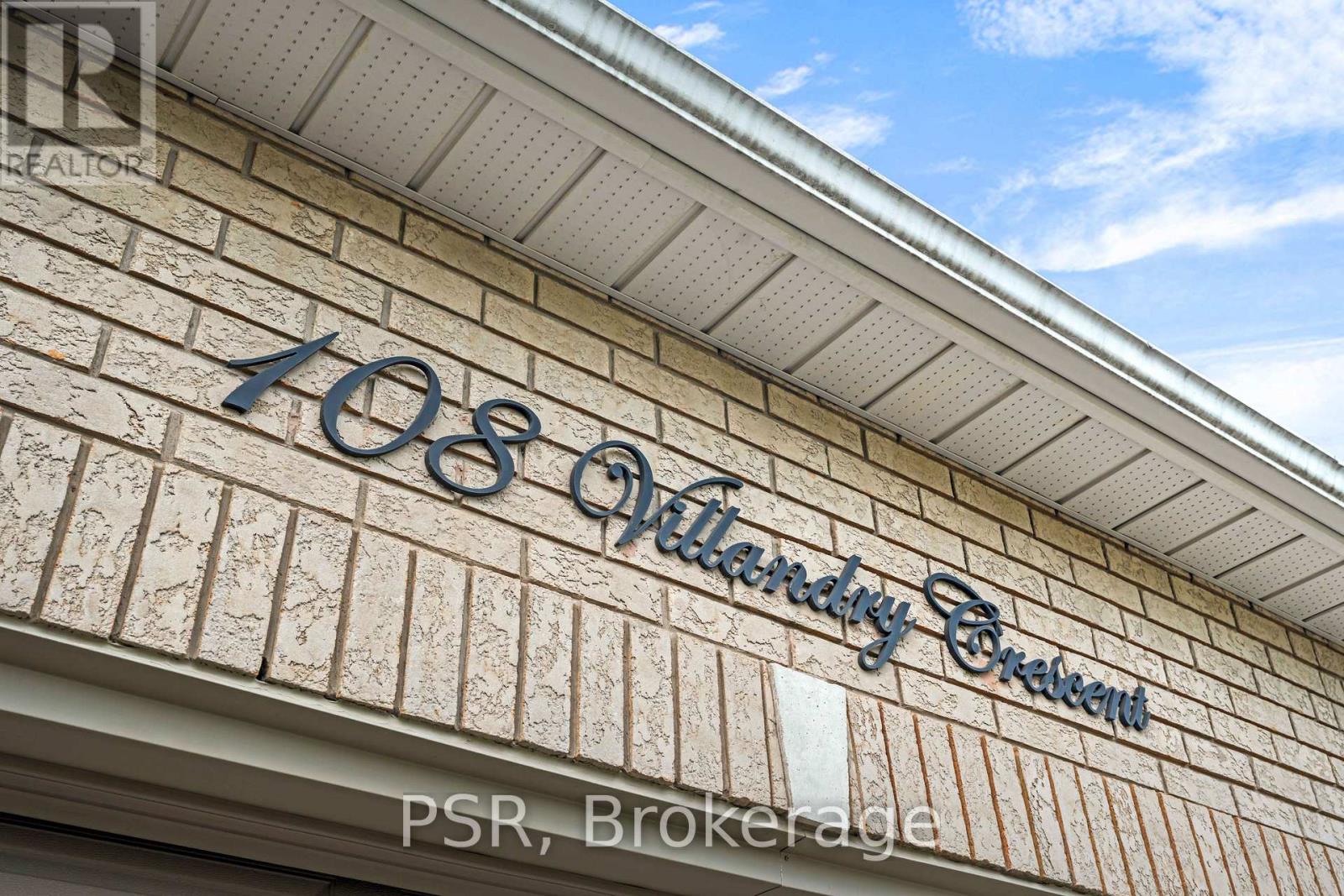 108 Villandry Crescent, Vaughan, Ontario  L6A 2X3 - Photo 5 - N12204562