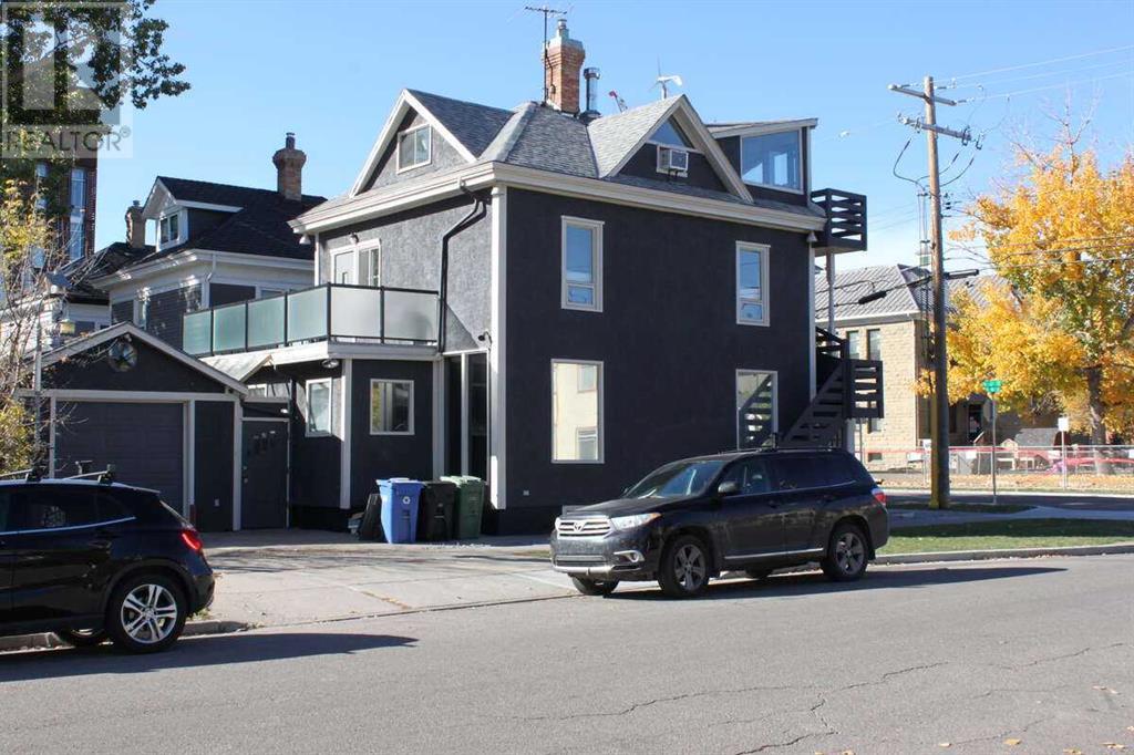 Property at 802 9 Street SE image 3