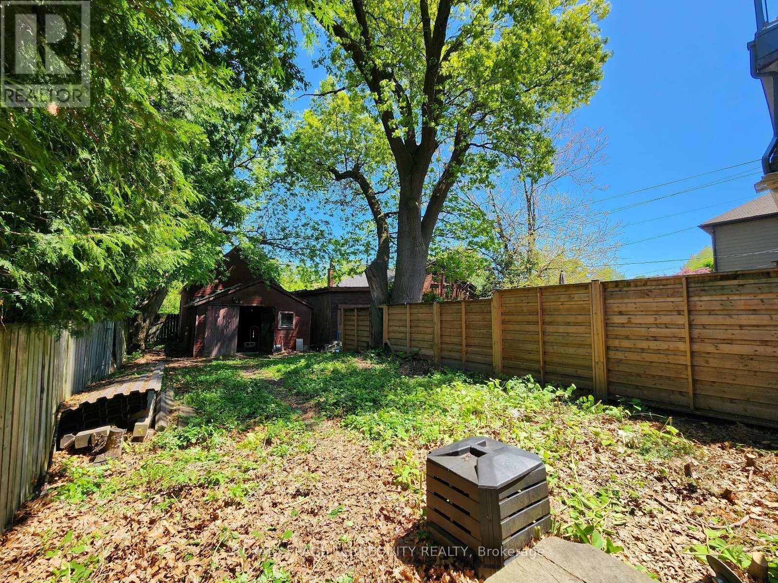 629 Durie Street, Toronto, Ontario  M6S 3H2 - Photo 6 - W12142626
