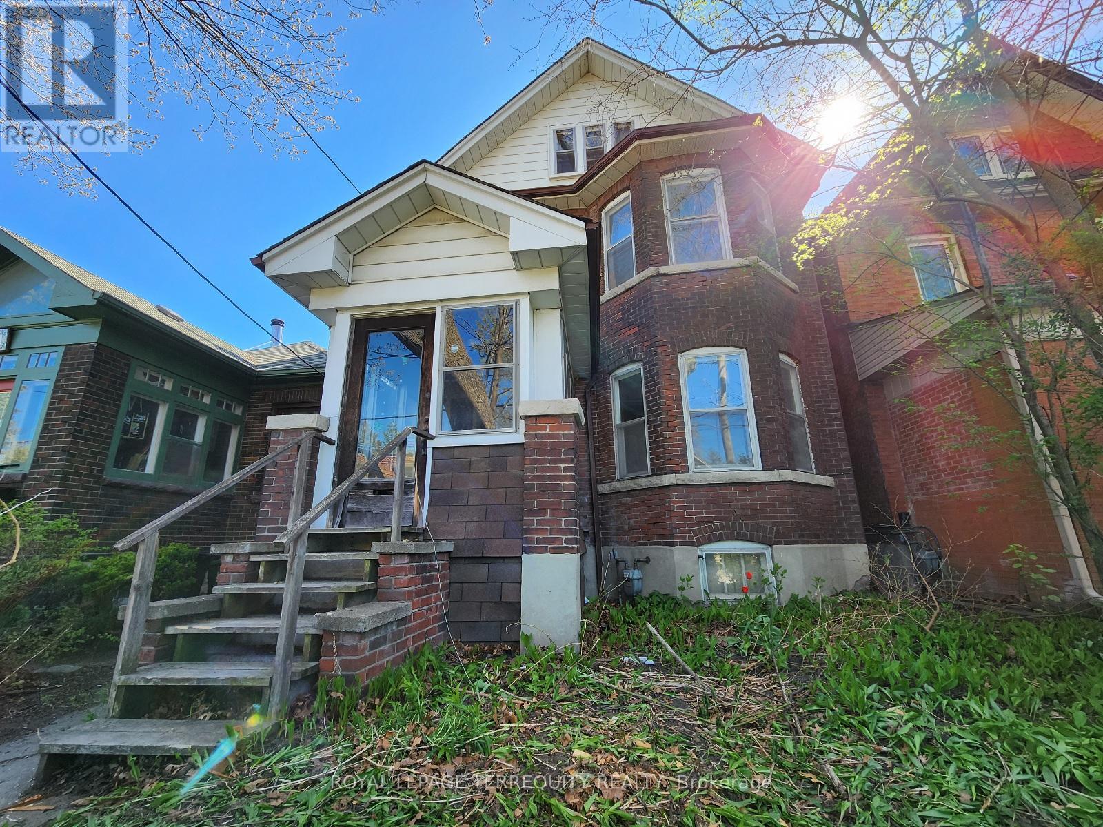 629 Durie Street, Toronto, Ontario  M6S 3H2 - Photo 2 - W12142626