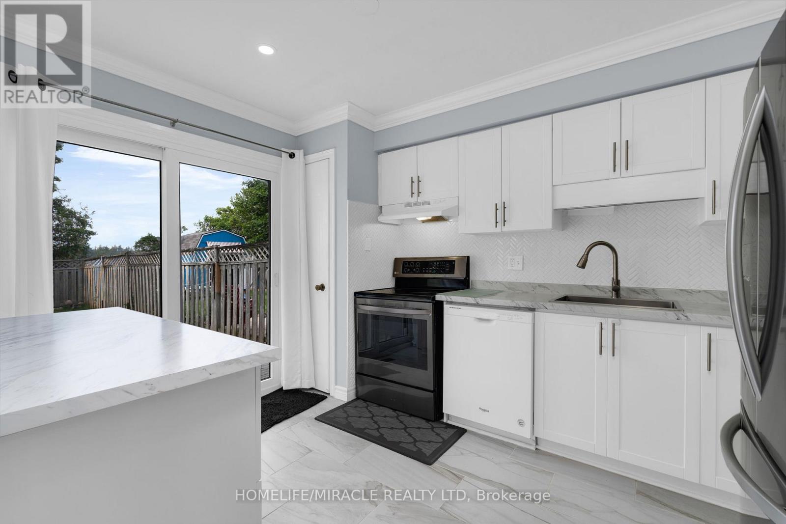 392 Livingstone Street W, Barrie, Ontario  L4N 7M9 - Photo 12 - S12204424