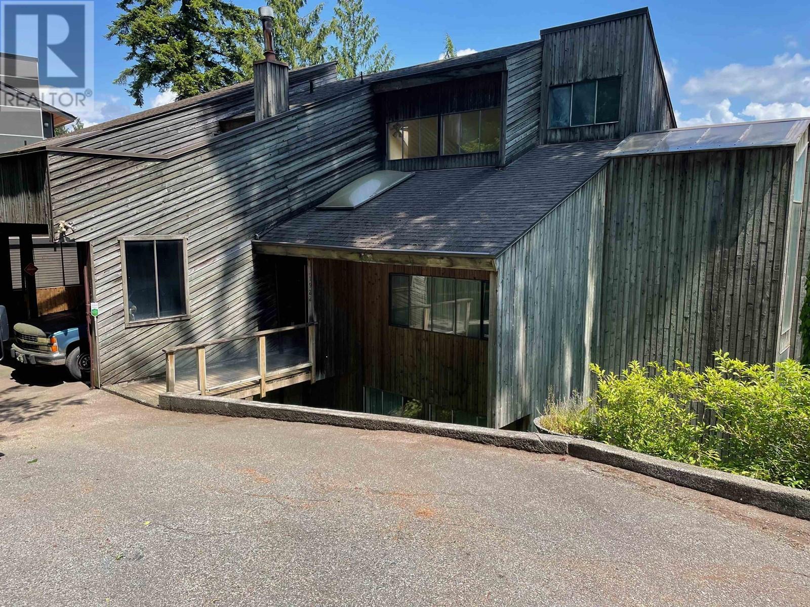 1922 Cardinal Crescent, North Vancouver, British Columbia  V7G 1Y4 - Photo 8 - R3009971