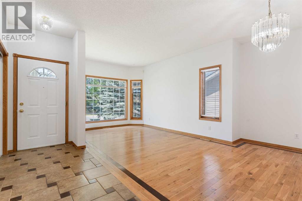 83 Edgebrook Circle Nw, Calgary, Alberta  T3A 5A4 - Photo 5 - A2227978