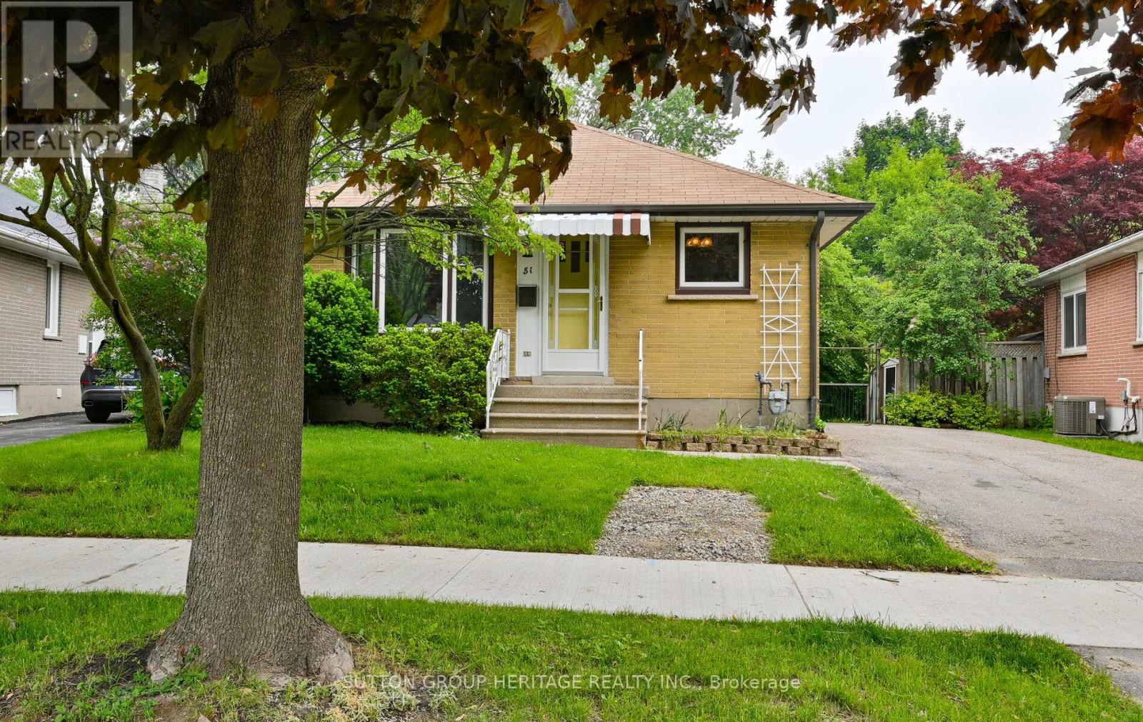 51 Admiral Road, Ajax, Ontario  L1S 2N8 - Photo 3 - E12204628