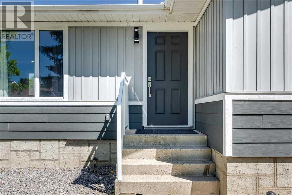 6004 54 Avenue, Ponoka, Alberta  T4J 1L1 - Photo 3 - A2226474