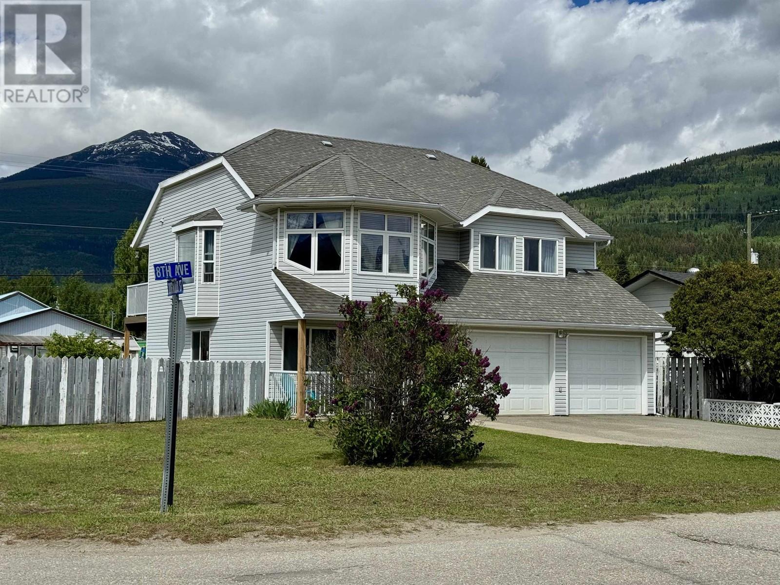 1290 8th Avenue, Valemount, British Columbia  V0E 2Z0 - Photo 2 - R3012440