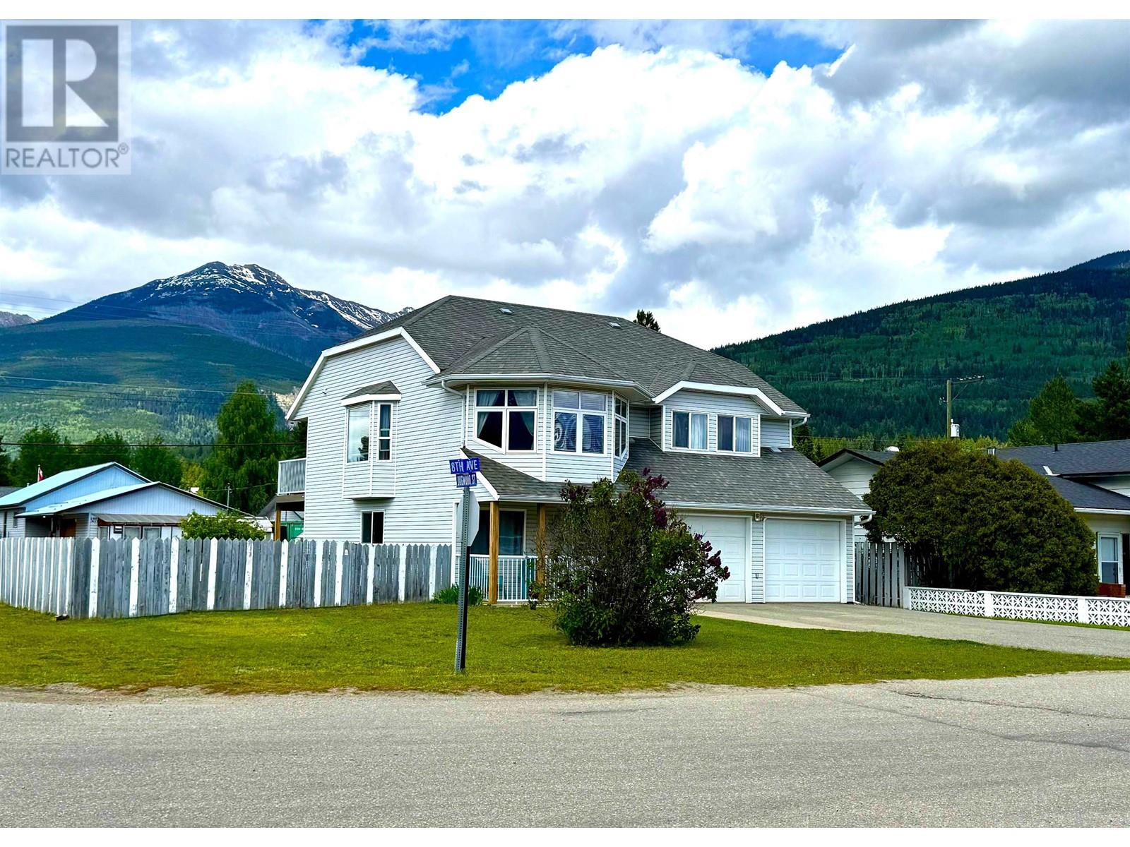 1290 8th Avenue, Valemount, British Columbia  V0E 2Z0 - Photo 1 - R3012440
