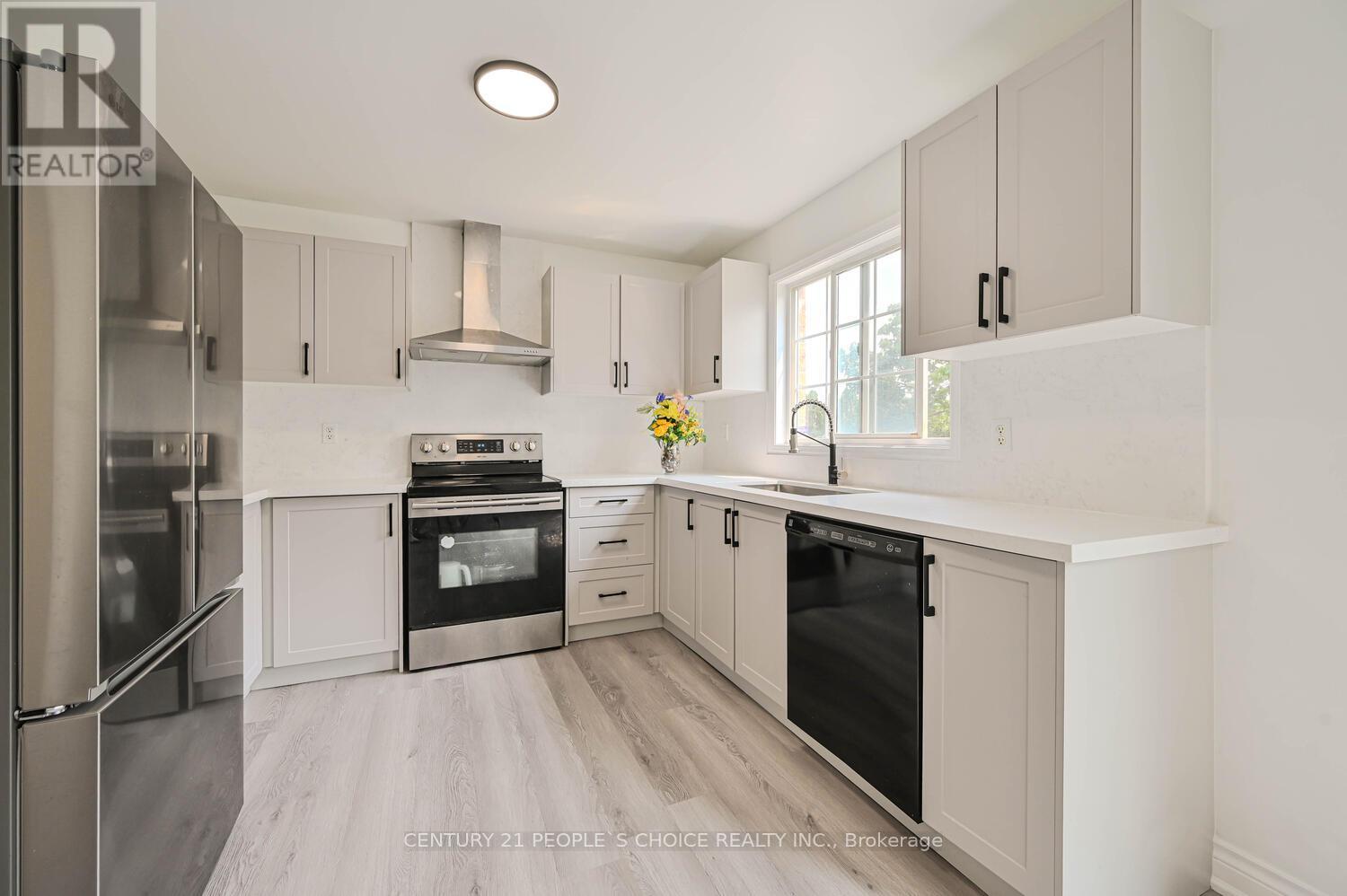 297 Flagstone Way, Newmarket, Ontario  L3X 2R8 - Photo 11 - N12204642