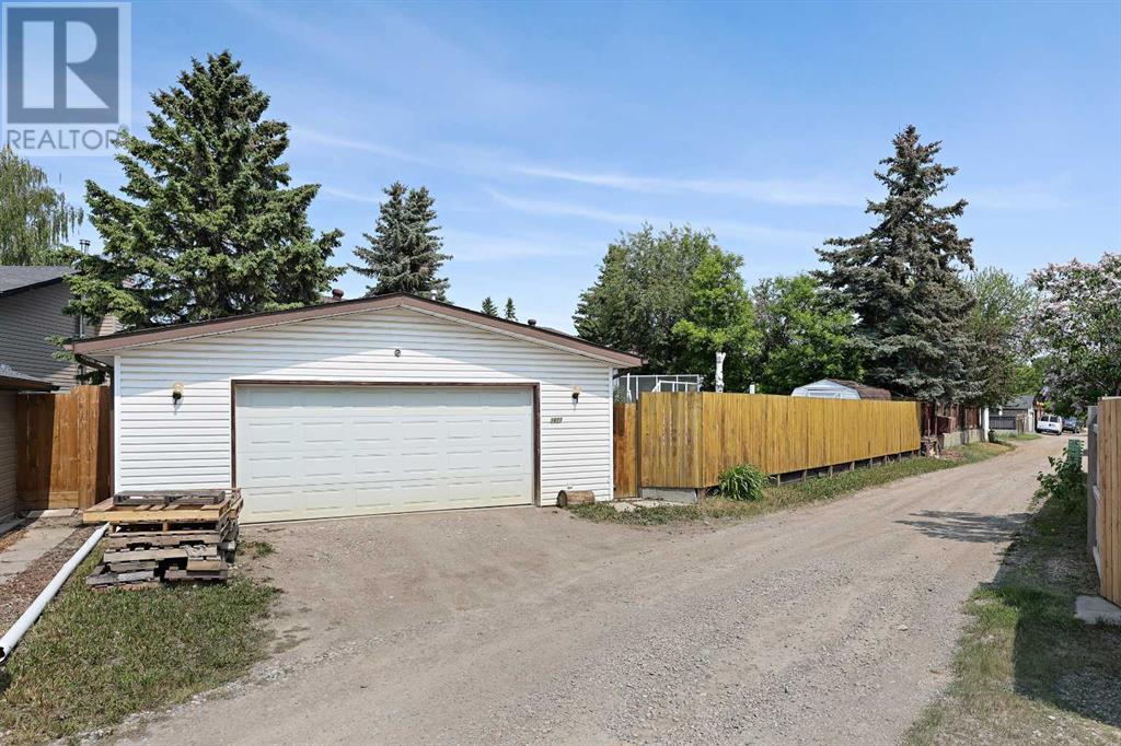 1427 Mccrimmon Drive, Carstairs, Alberta  T0M 0N0 - Photo 36 - A2228408