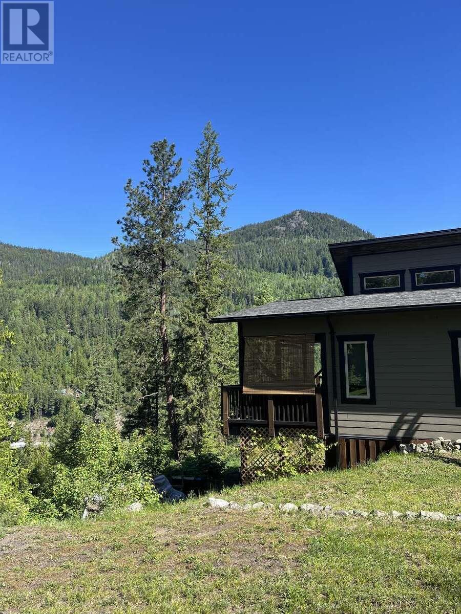 4602 Carlson Road, Nelson, British Columbia  V1L 6X3 - Photo 10 - 10351308