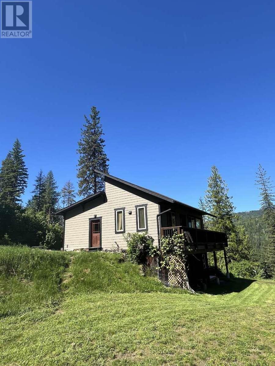 4602 Carlson Road, Nelson, British Columbia  V1L 6X3 - Photo 11 - 10351308