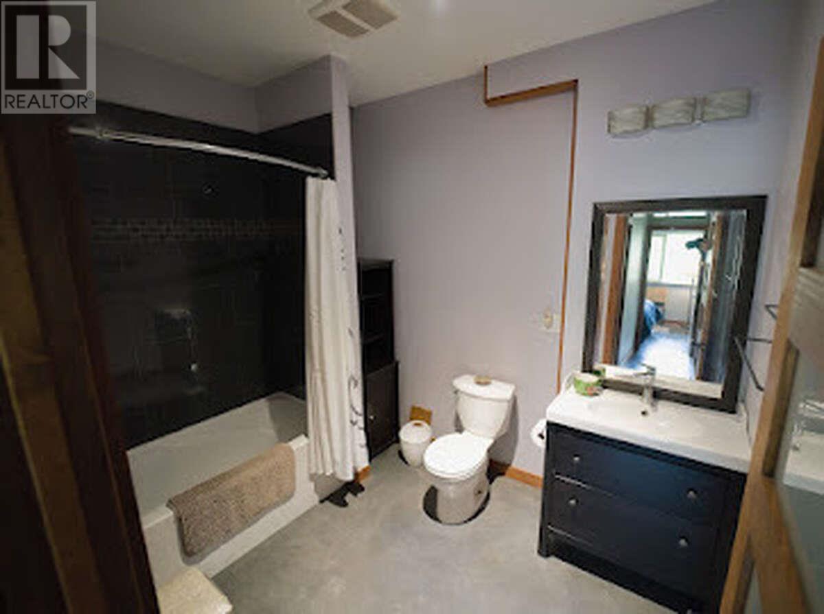 4602 Carlson Road, Nelson, British Columbia  V1L 6X3 - Photo 17 - 10351308