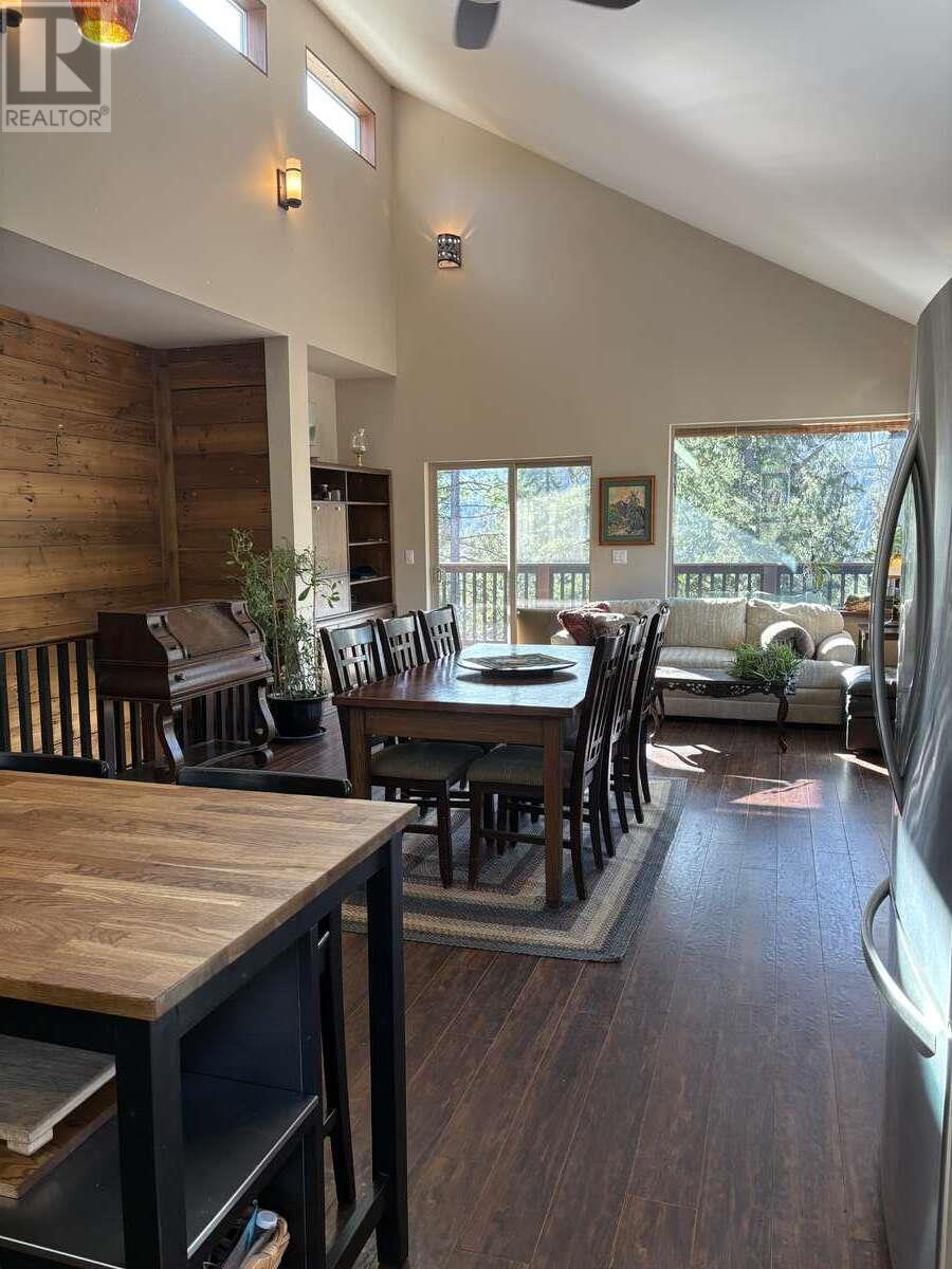 4602 Carlson Road, Nelson, British Columbia  V1L 6X3 - Photo 24 - 10351308