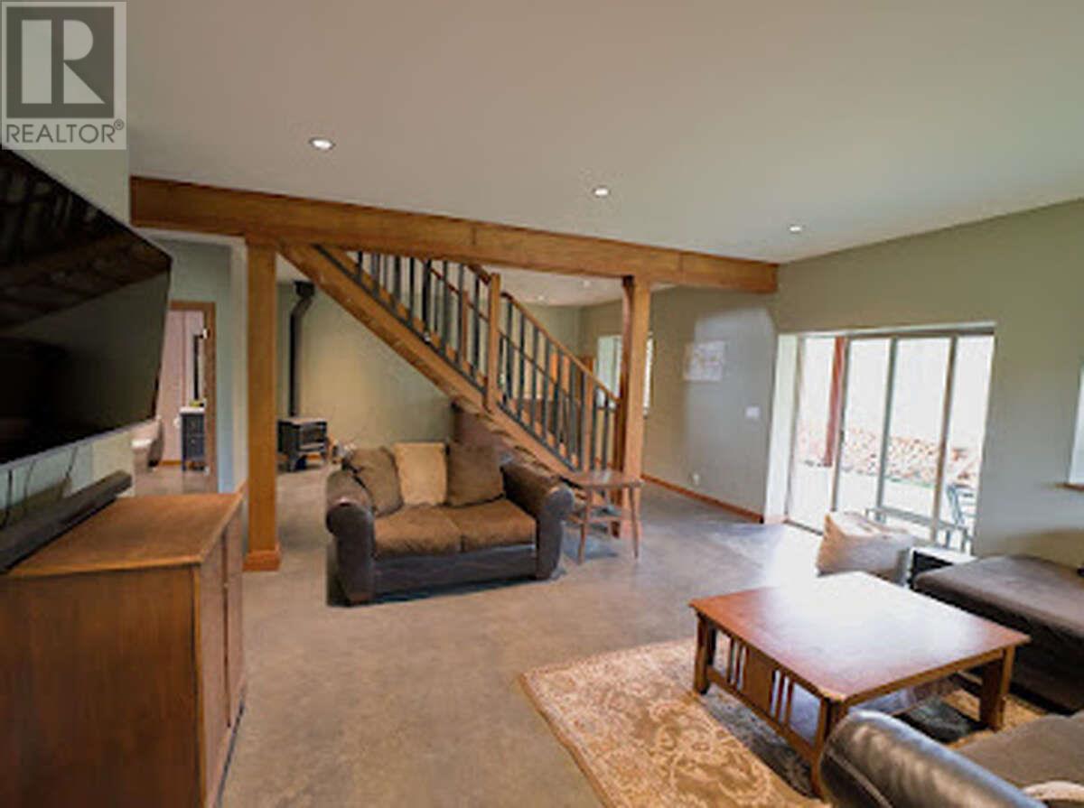4602 Carlson Road, Nelson, British Columbia  V1L 6X3 - Photo 26 - 10351308