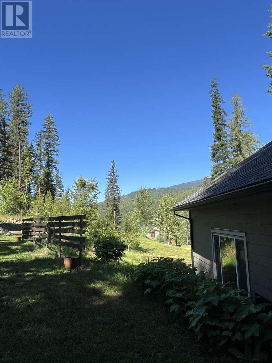 4602 Carlson Road, Nelson, British Columbia  V1L 6X3 - Photo 41 - 10351308
