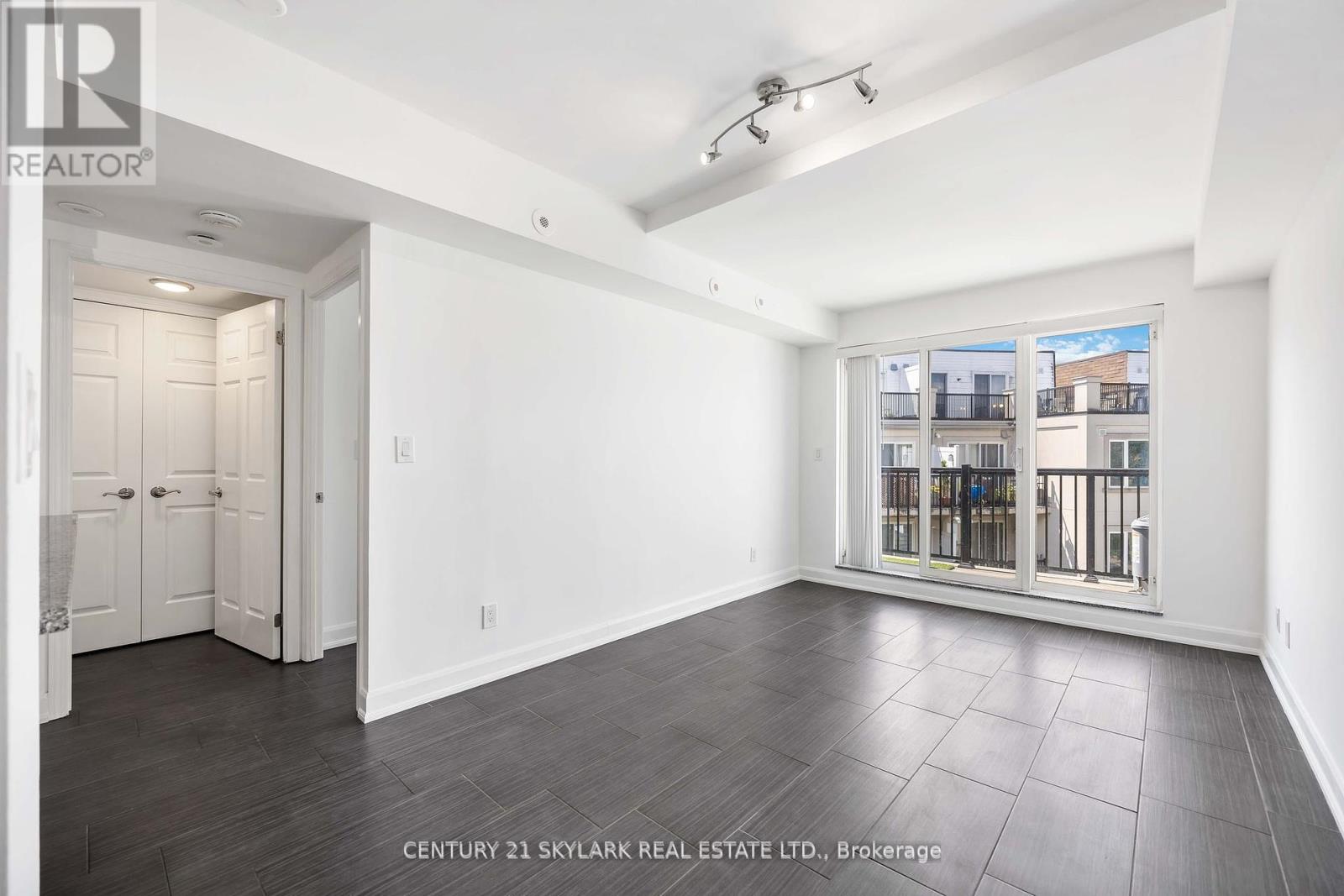 2027 - 3043 Finch Avenue, Toronto, Ontario  M9M 0A4 - Photo 12 - W12204587