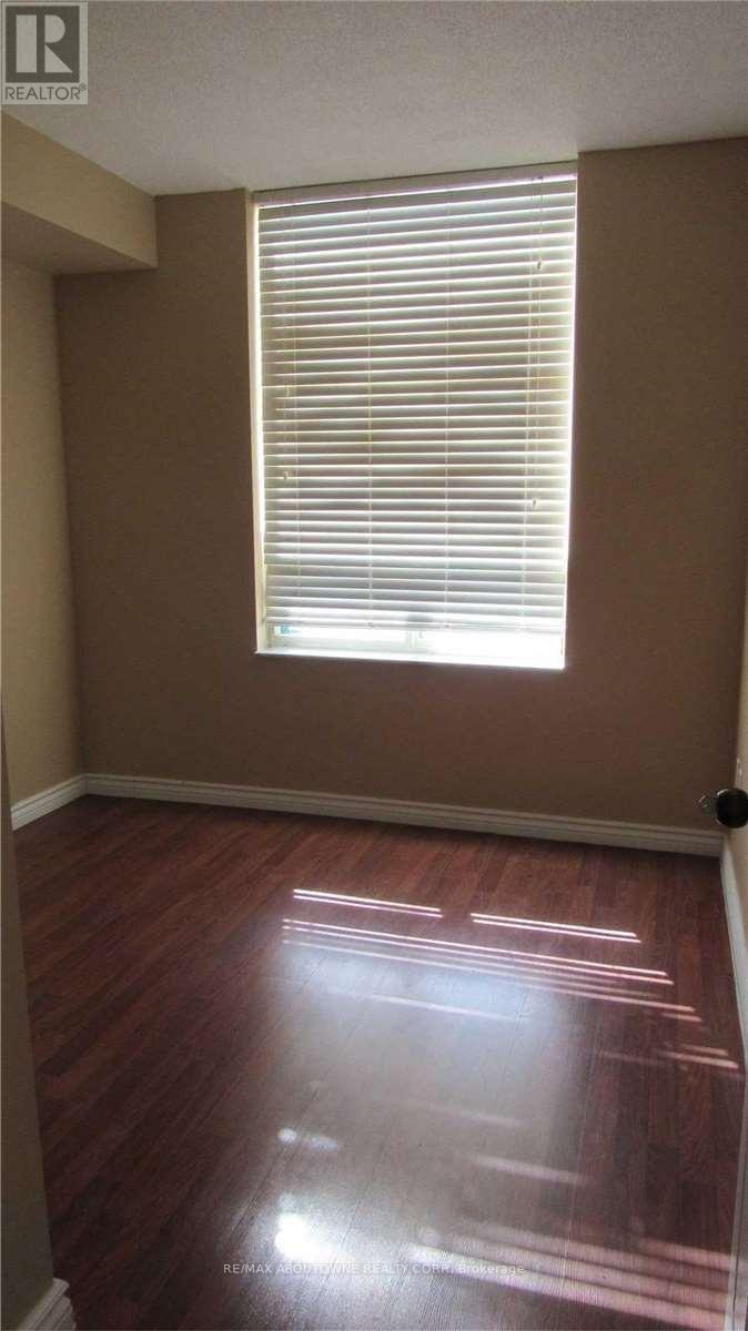 1408 - 285 Enfield Place, Mississauga, Ontario  L5B 4L8 - Photo 9 - W12204593