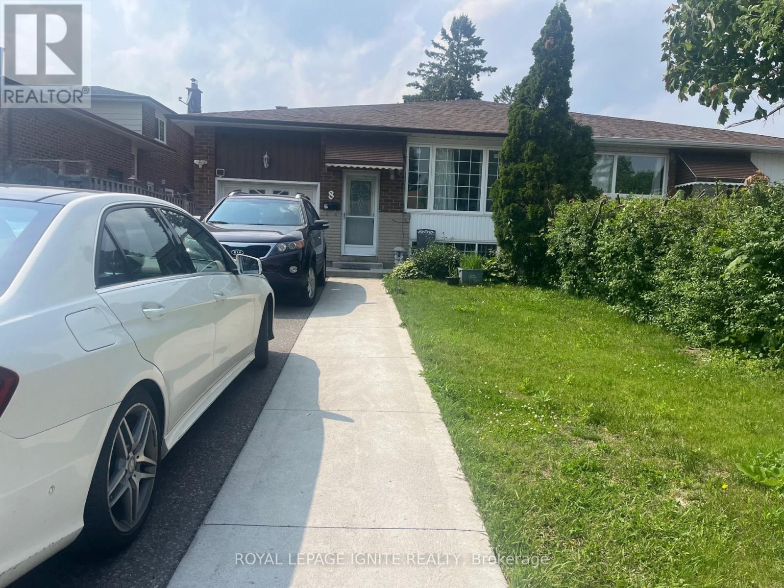 Upper Level - 8 Madison Street, Brampton, Ontario  L6S 3C5 - Photo 1 - W12204597