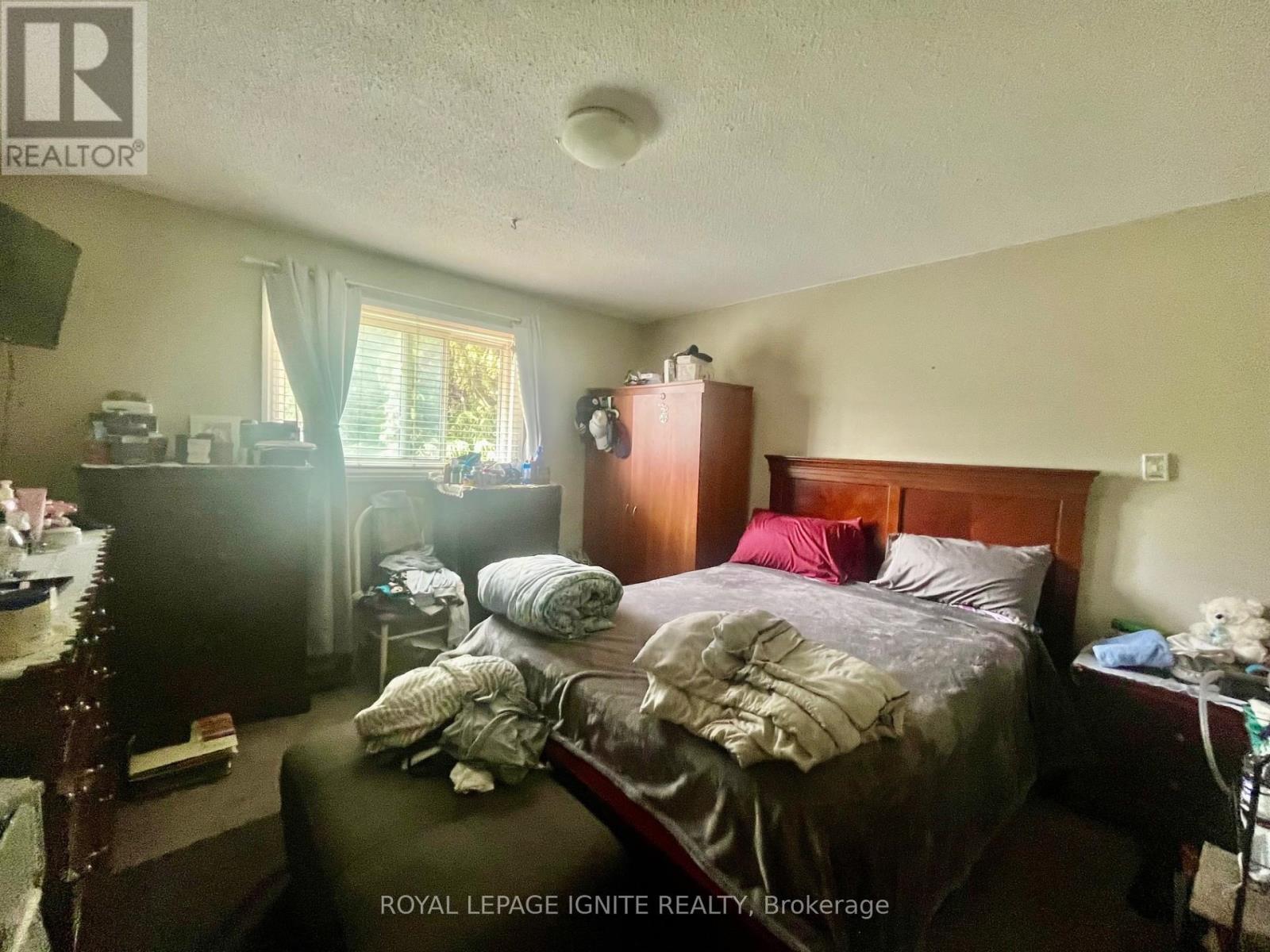 Upper Level - 8 Madison Street, Brampton, Ontario  L6S 3C5 - Photo 8 - W12204597