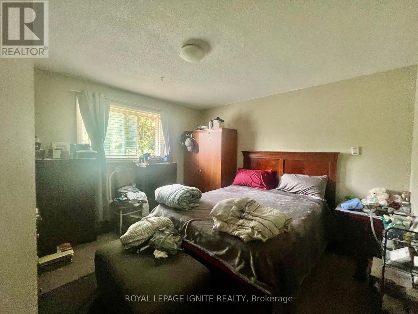 Upper Level - 8 Madison Street, Brampton, Ontario  L6S 3C5 - Photo 9 - W12204597