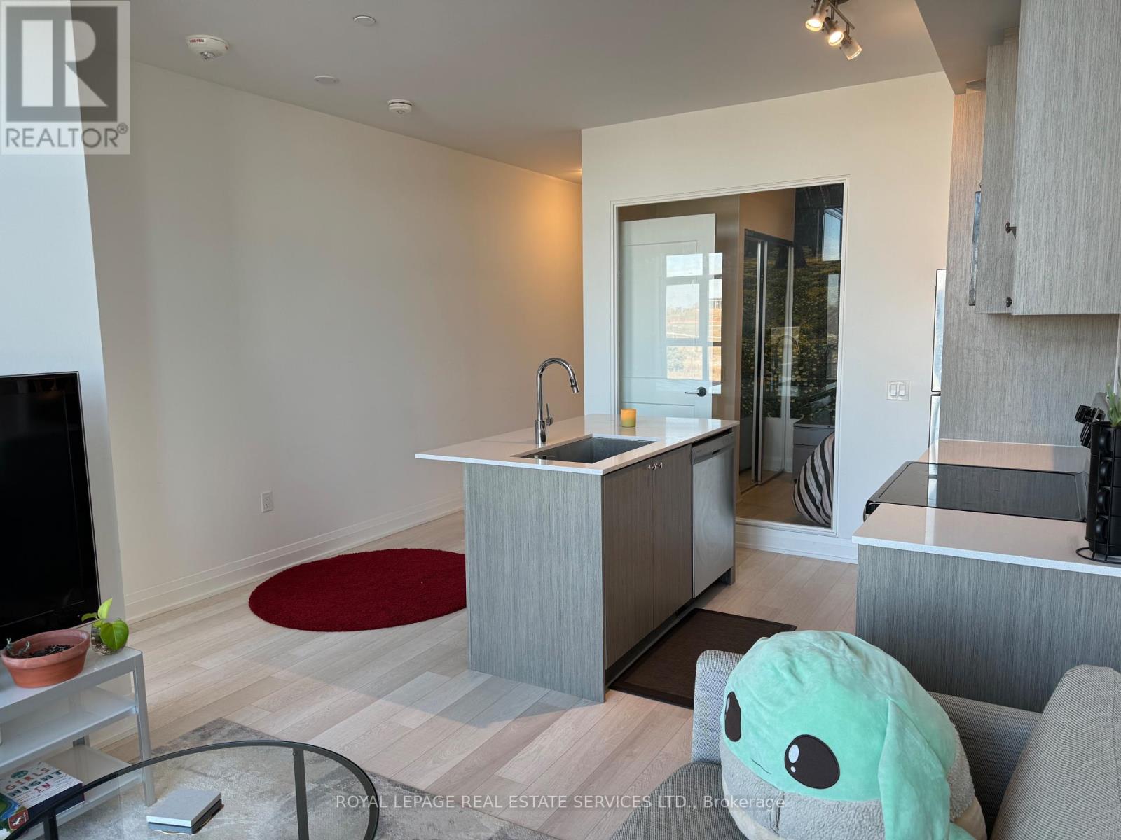301 - 60 George Butchart Drive, Toronto, Ontario  M3K 0E1 - Photo 11 - W12204603