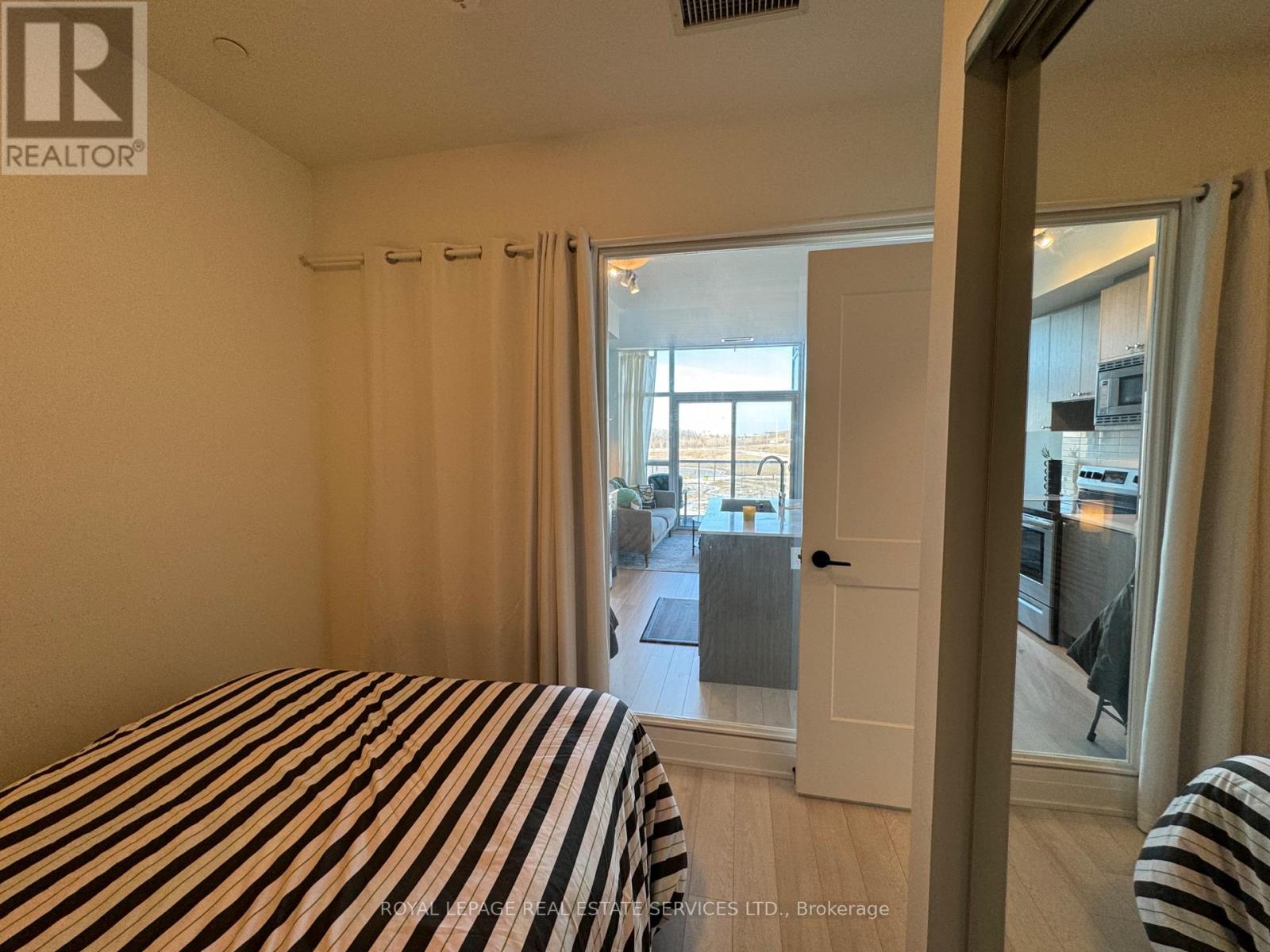301 - 60 George Butchart Drive, Toronto, Ontario  M3K 0E1 - Photo 18 - W12204603