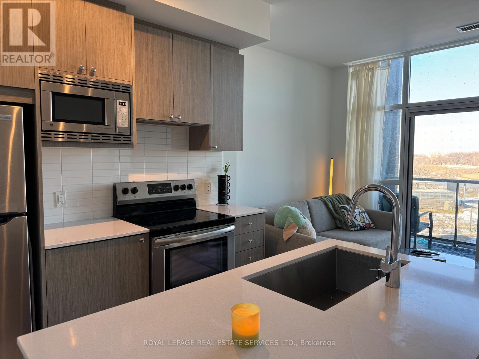 301 - 60 George Butchart Drive, Toronto (Downsview-Roding-Cfb), Ontario  M3K 0E1 - Photo 10 - W12204604