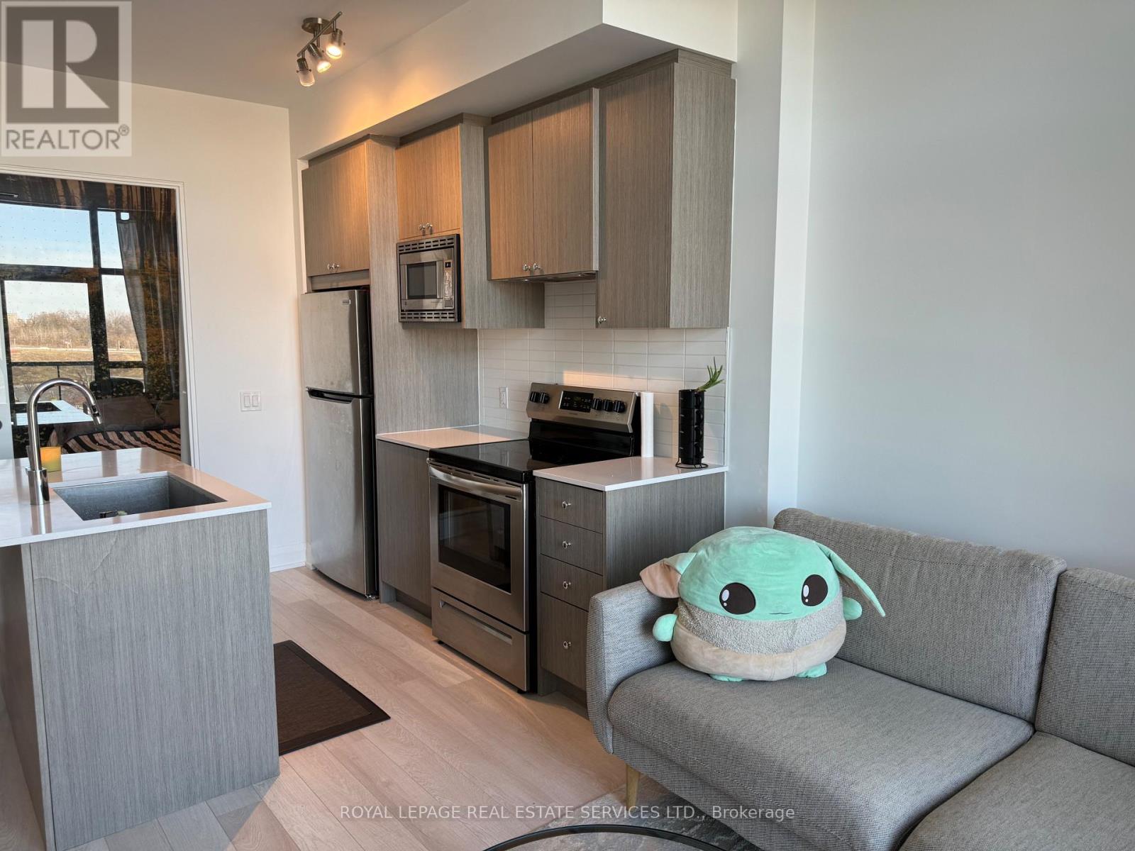 301 - 60 George Butchart Drive, Toronto (Downsview-Roding-Cfb), Ontario  M3K 0E1 - Photo 11 - W12204604
