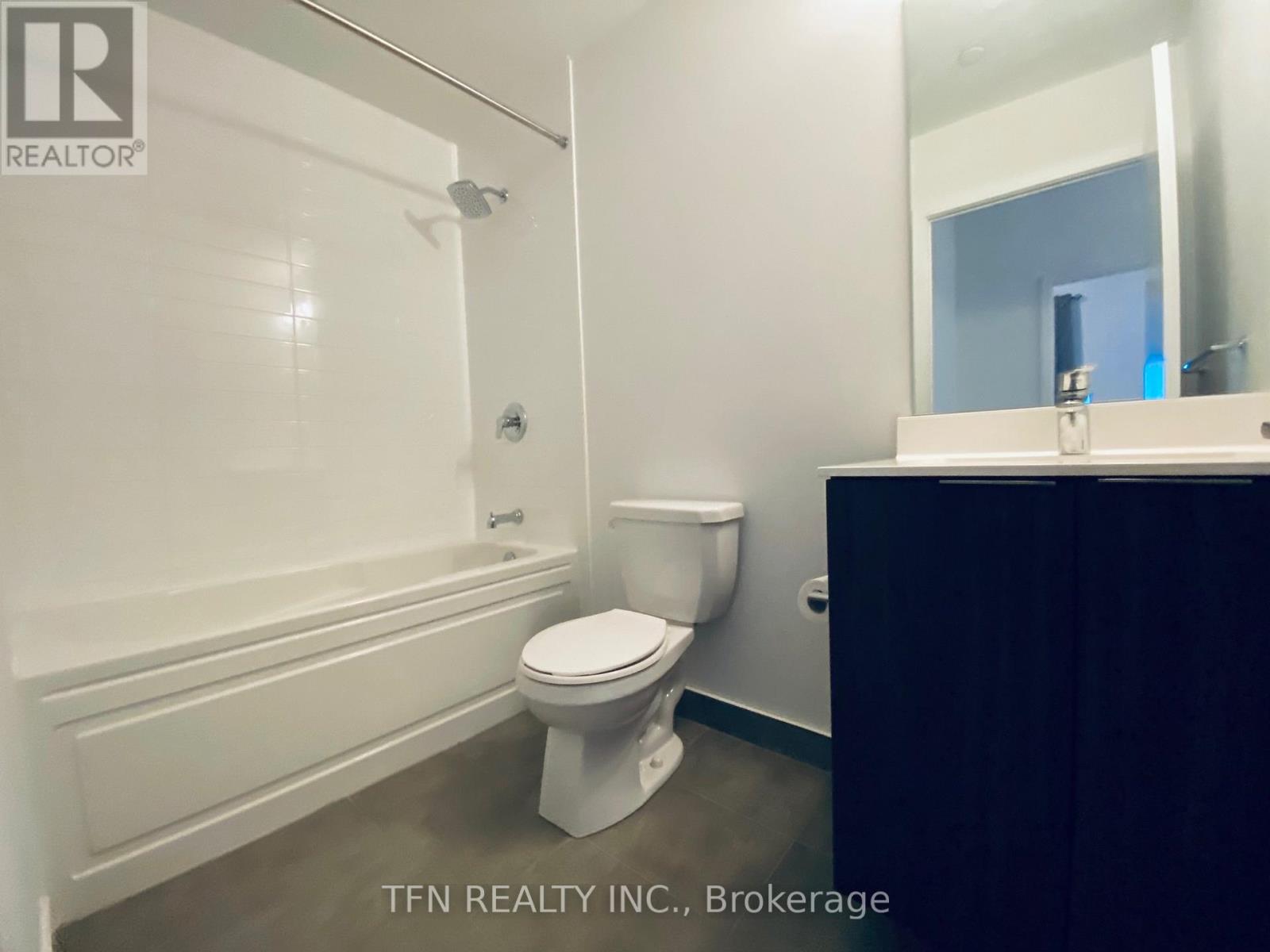512 - 20 Shore Breeze Drive, Toronto, Ontario  M8V 0C7 - Photo 7 - W12204608
