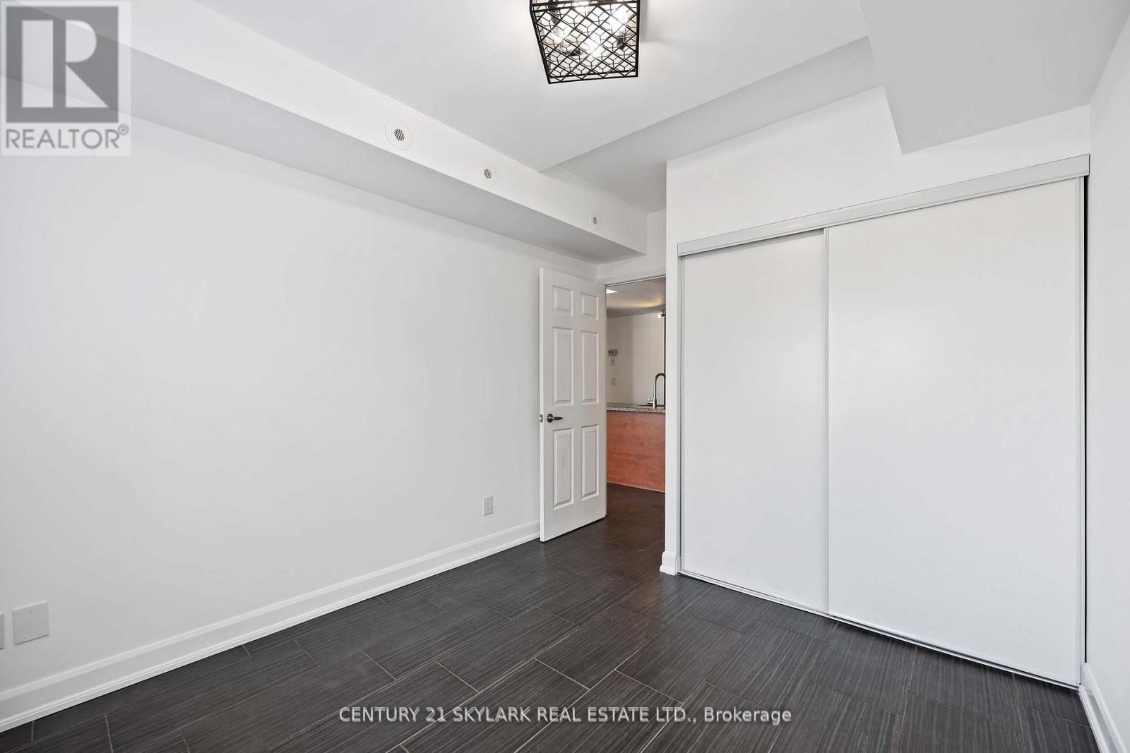 2027 - 3043 Finch Avenue, Toronto (Humbermede), Ontario  M9M 0A4 - Photo 22 - W12204617
