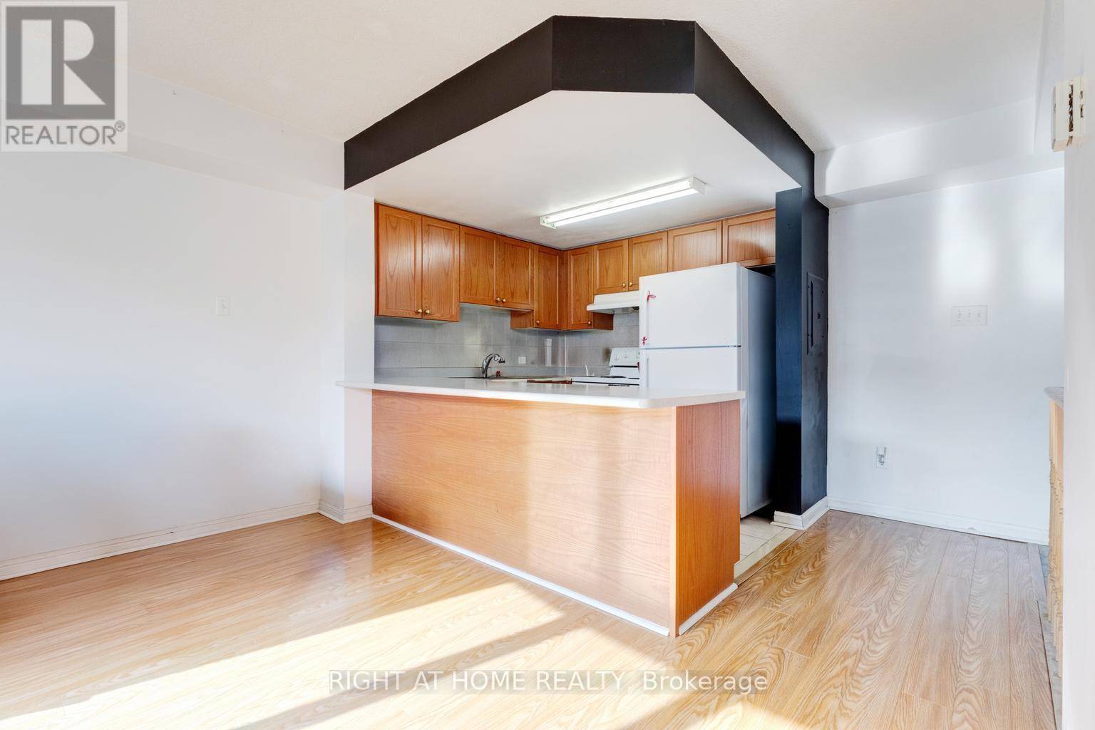 2083 - 65 George Appleton Way E, Toronto (Downsview-Roding-Cfb), Ontario  M3M 0A2 - Photo 4 - W12204638