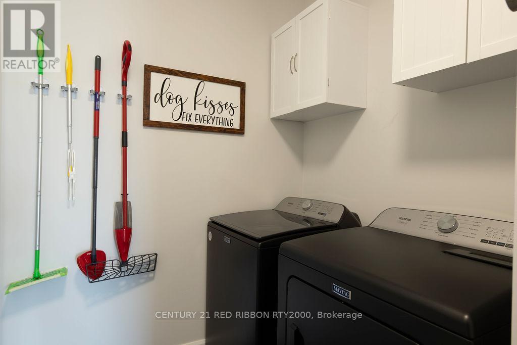 11 Briscoe Crescent, Strathroy-Caradoc (Ne), Ontario  N7G 4E1 - Photo 31 - X12204654