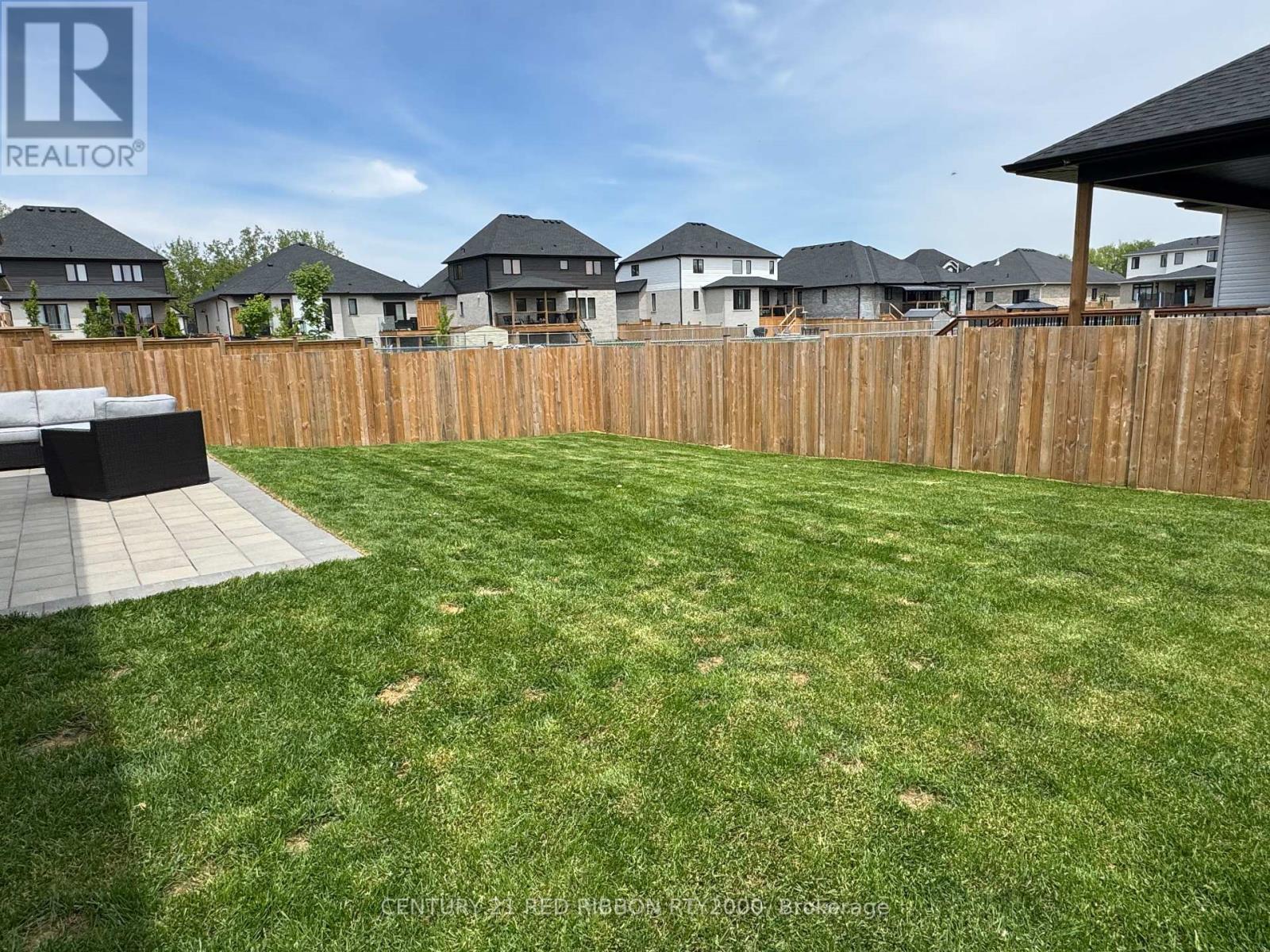 11 Briscoe Crescent, Strathroy-Caradoc (Ne), Ontario  N7G 4E1 - Photo 48 - X12204654